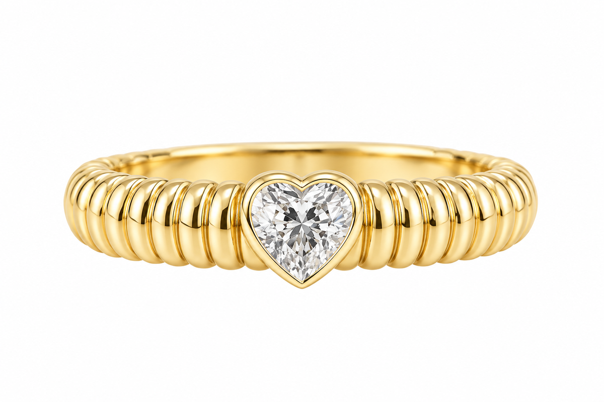 Gold Ribbed Band Heart Diamond Ring