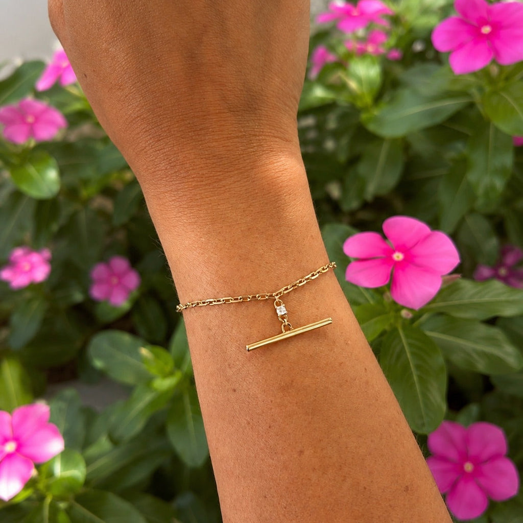 Yellow Gold Diamond T-Bar Chain Bracelet