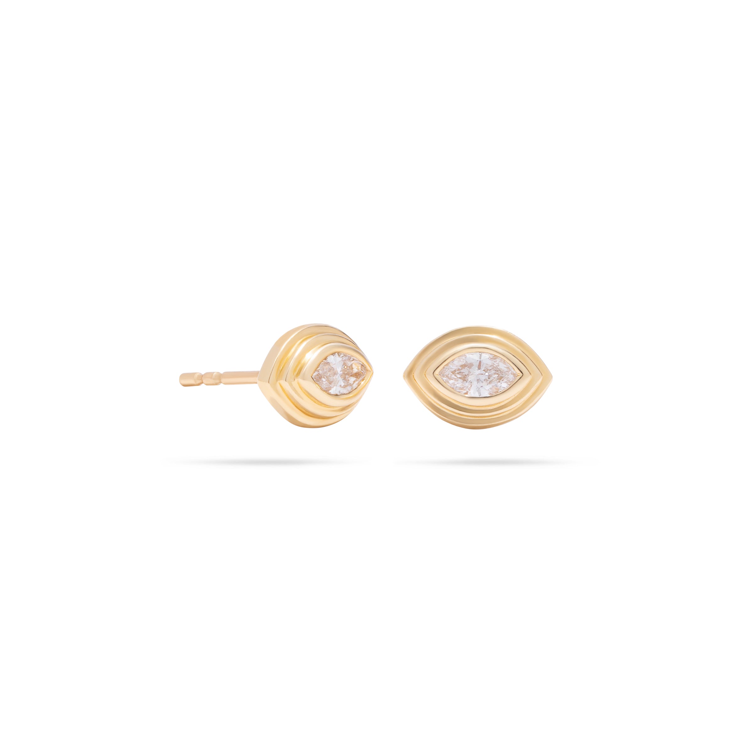 Fluted Teardrop with Pearl Diamond in Center in Yellow Gold Stud Earring