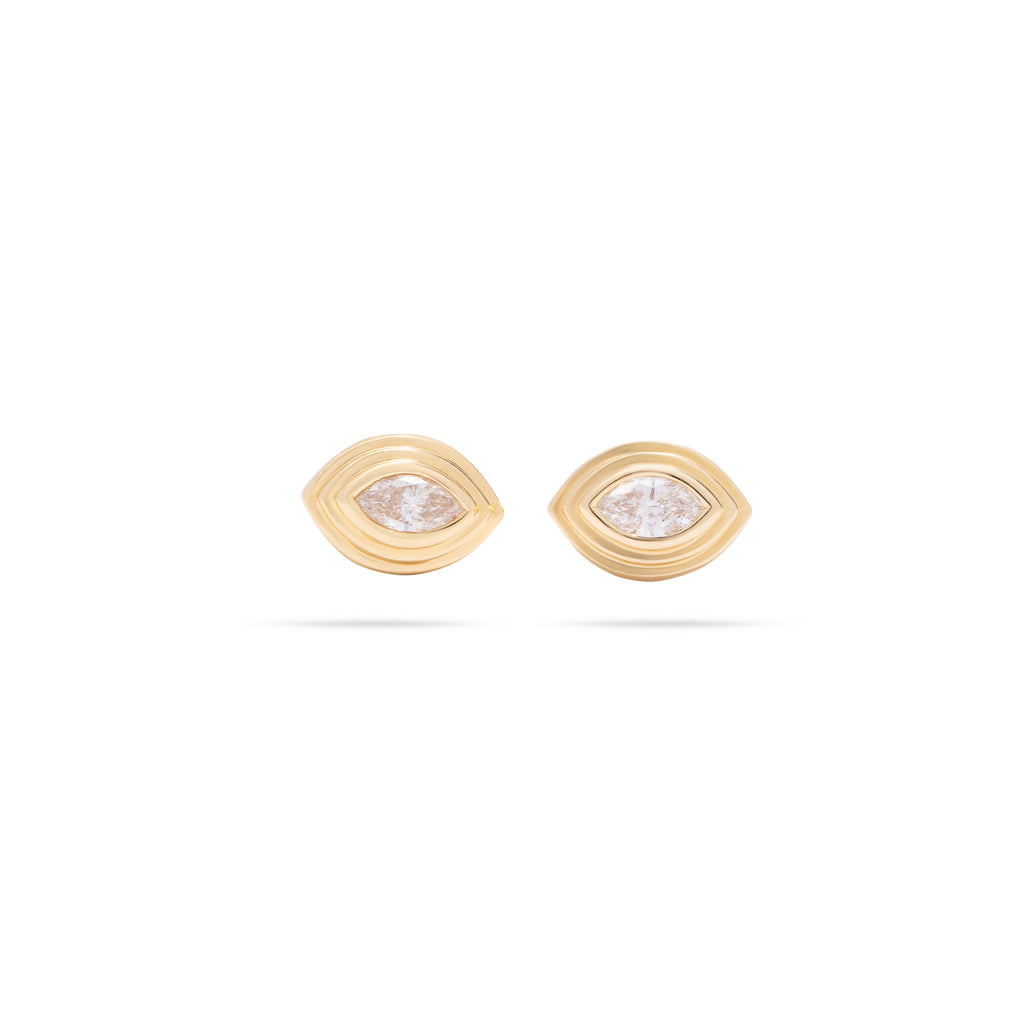 Fluted Teardrop with Pearl Diamond in Center in Yellow Gold Stud Earring
